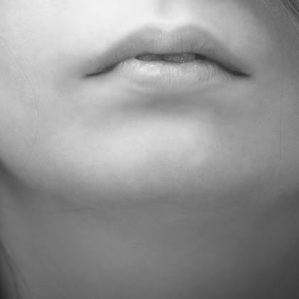 Portrait noir et blanc de Maureen Peillon